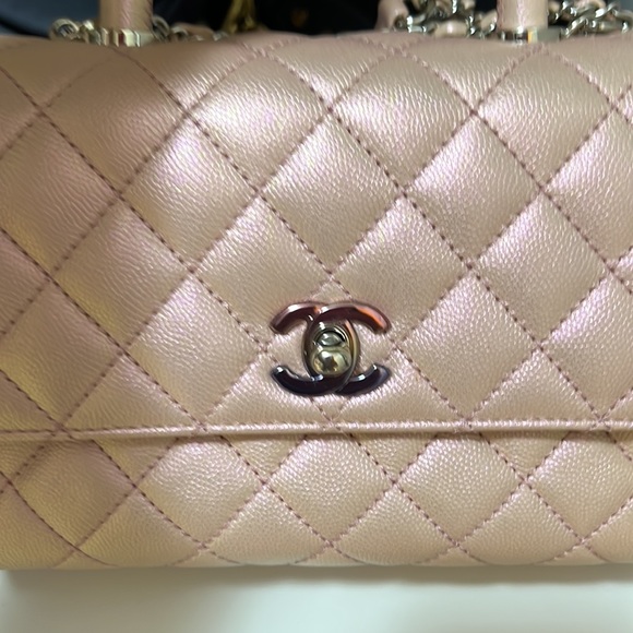 SOLD!! 💥💥💥💥chanel iridescent caviar quilted mini coco handle flap pink - Picture 3 of 8